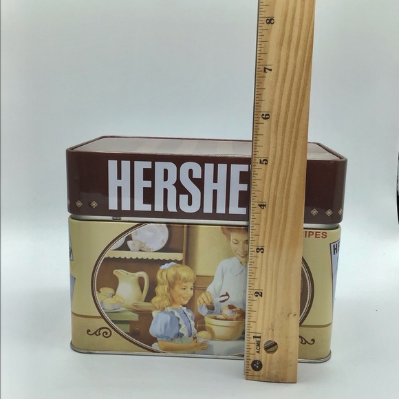 Hershey’s Vintage Chocolate Tin with Recipes - Picture 10 of 12